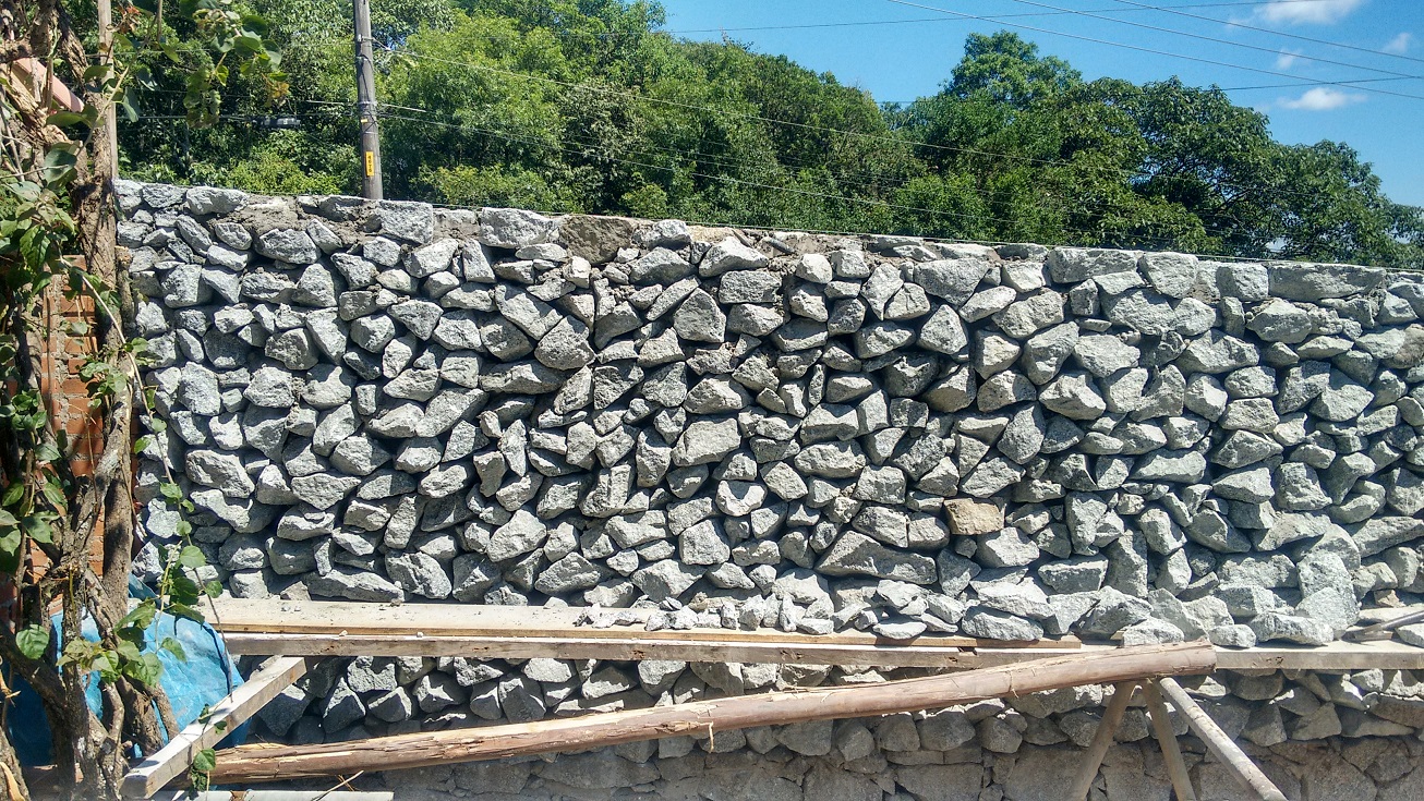 Muro de pedra – Ponte Pedras