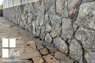 Ampliação do muro de pedra rachão – Ponte Pedras