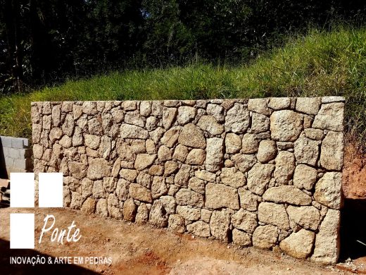 Muros de pedra: união entre o belo e o rústico